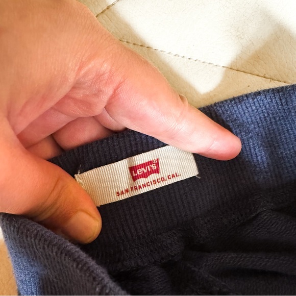 Levi’s • Joggers - Picture 5 of 5